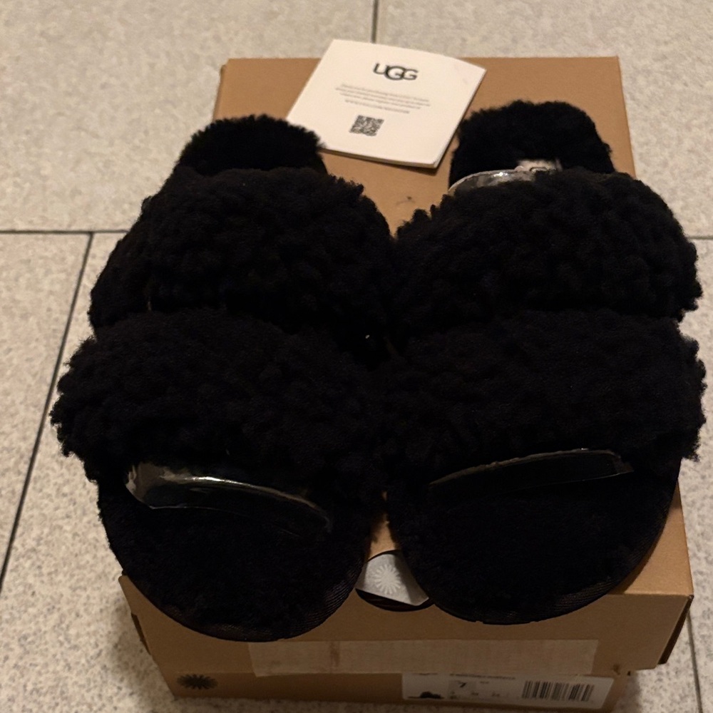 UGG Black Fuzzy Maxi Curly Scuffetta